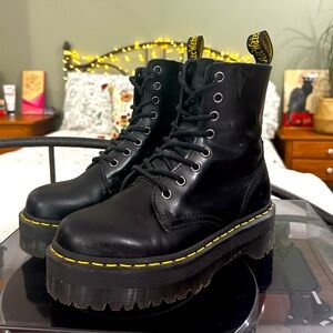Dr. Martens Jadon Boot Smooth Leather Platforms